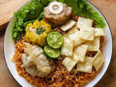 Mie Pedas Manis Mix