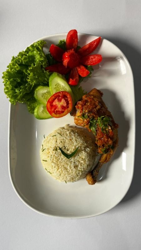 Ayam Goreng Cobek Paha Besar + Nasi Daun Jeruk