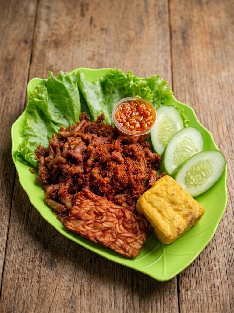 usus lengkuas,lalaban,tempe,tahu,sambal