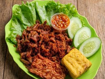 usus lengkuas,lalaban,tempe,tahu,sambal